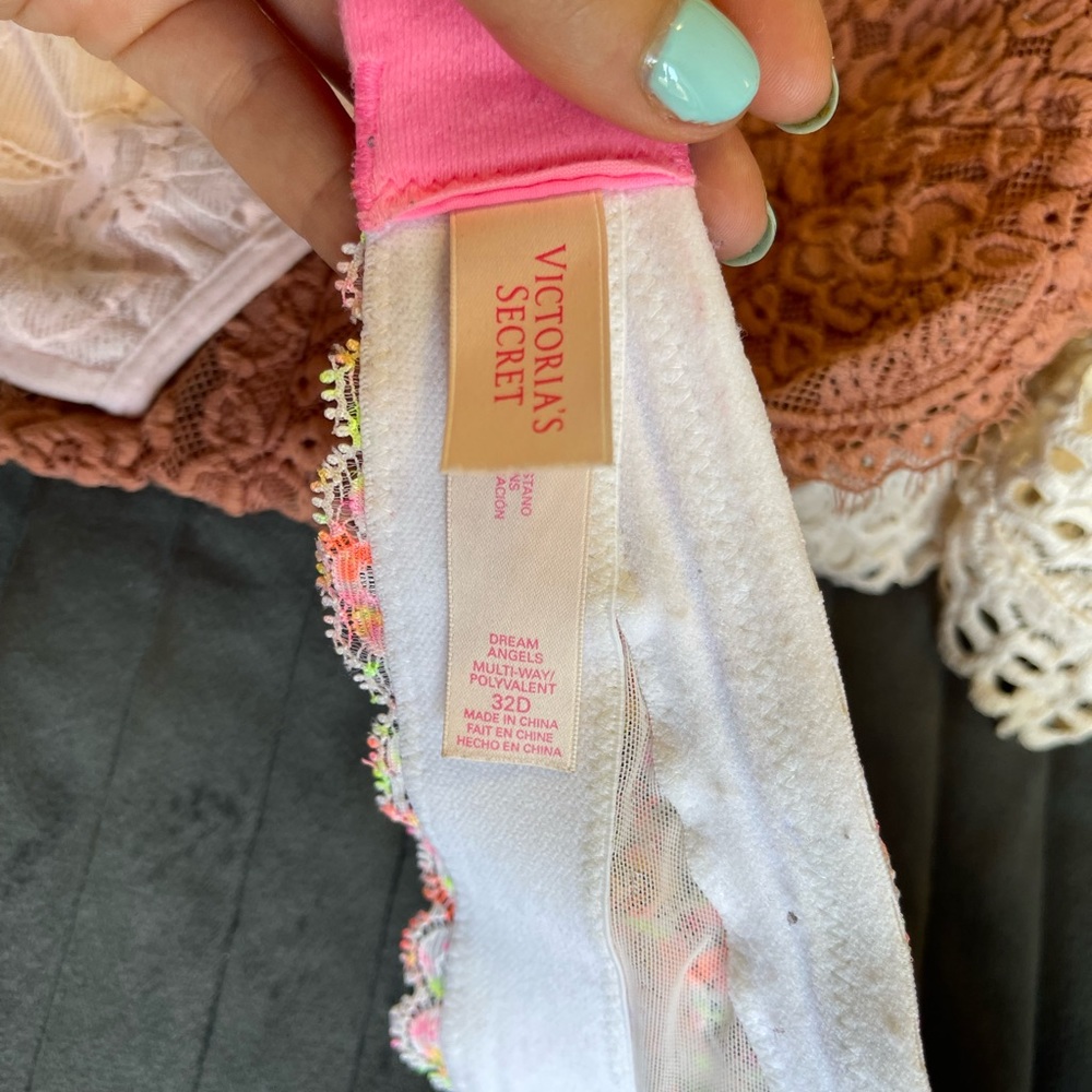 Victorias Secret 32D Strapless Bra - Picture 3 of 3